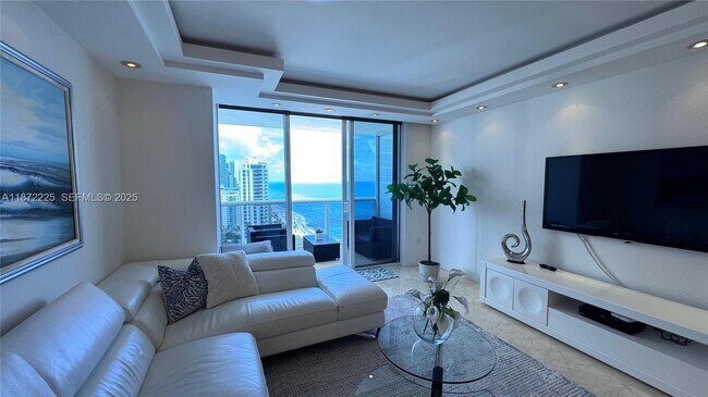 Building Photo - 1830 S Ocean Dr