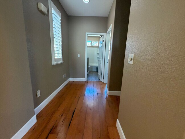 Building Photo - 3122 Mowbray Way
