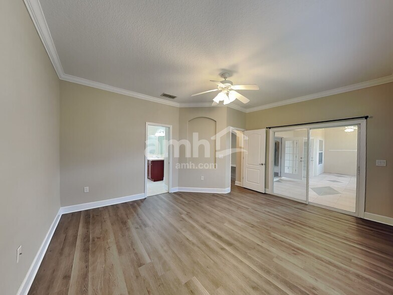 Building Photo - 2241 Lake Francis Dr