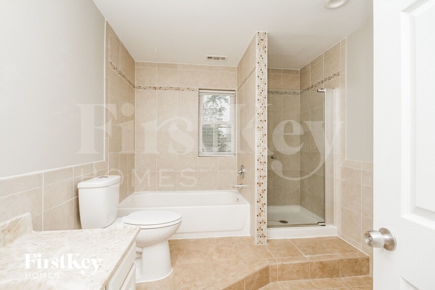 Building Photo - 439 W Margaret Terrace