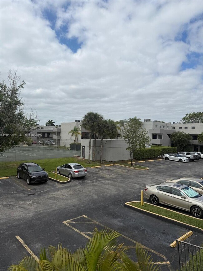 Building Photo - 30 NW 87th Ave