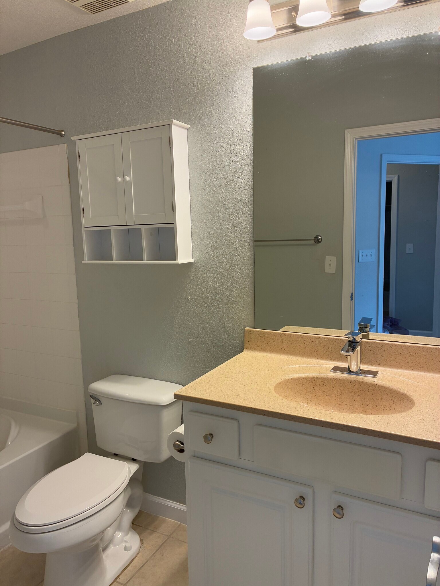 Building Photo - 10075 Gate Pky N