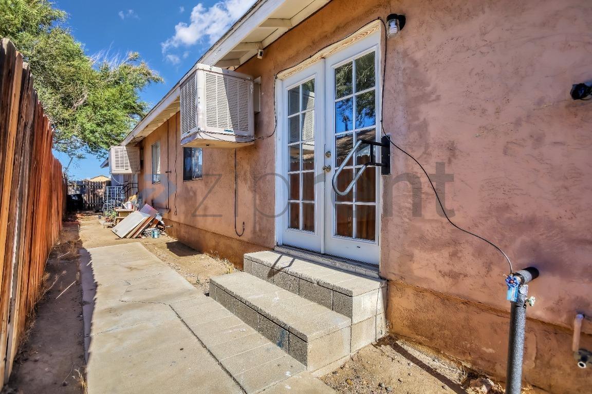 Building Photo - Unit C