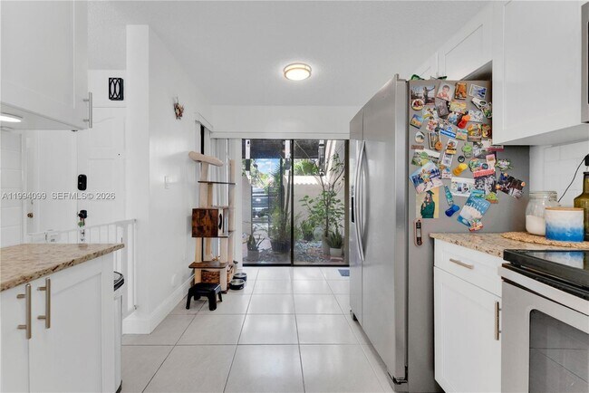 Building Photo - 10003 Costa Del Sol Blvd