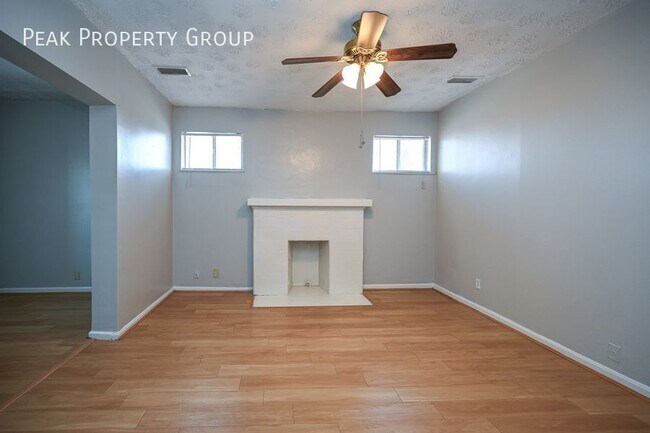 Building Photo - 2610 Woodburn Ave