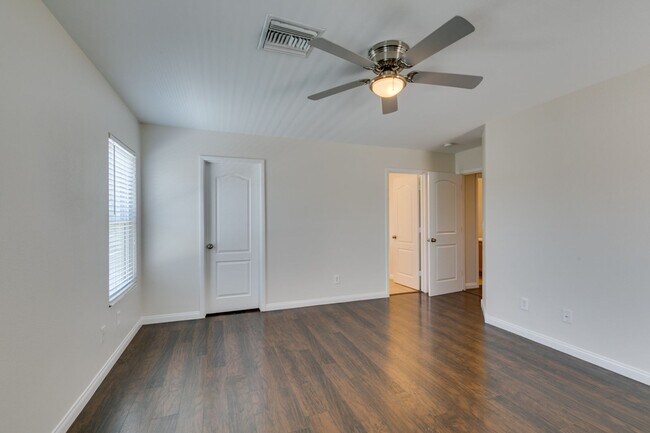 Building Photo - Remodeled 3-Bedroom Home with Loft.