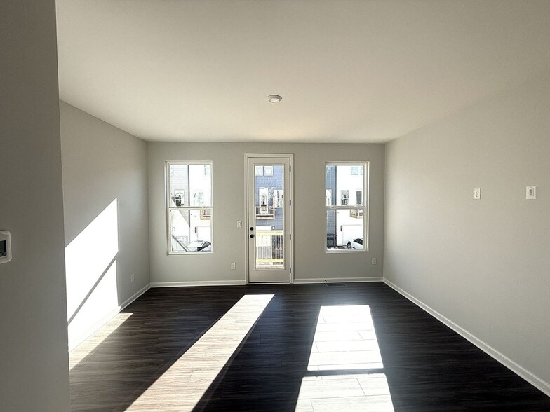 Building Photo - 1420 Creekside Cir NW