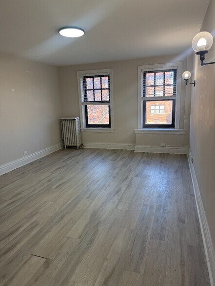 Building Photo - 1 Bedroom in CWE