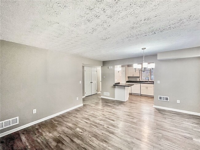 Building Photo - 296 S Fitzhugh St