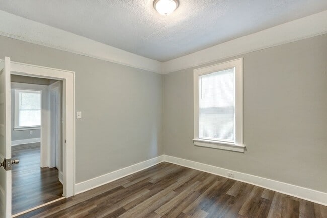 Building Photo - Newly Renovated 2BR/1BA Home In Downtown Savannah