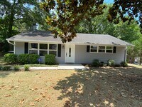 Building Photo - Clean and Updated rental in North Augusta