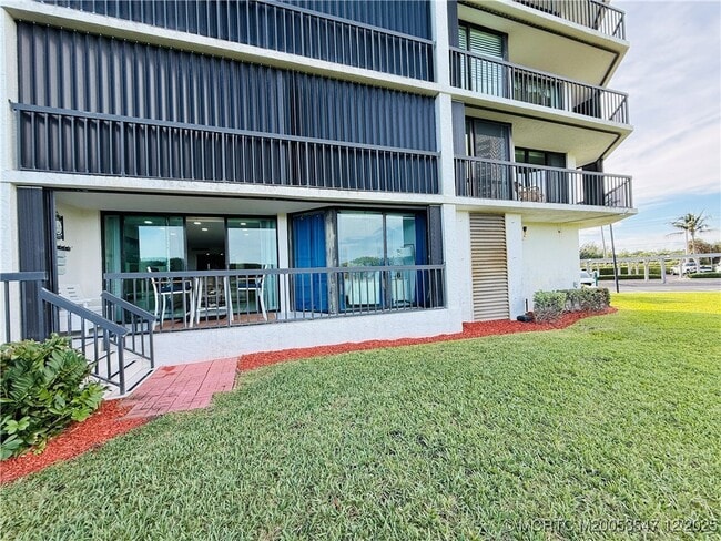 Building Photo - 8800 S Ocean Dr