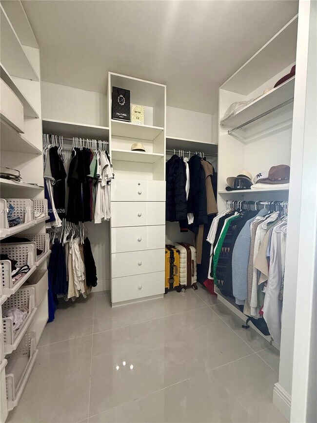 Building Photo - 1000 W Island Blvd