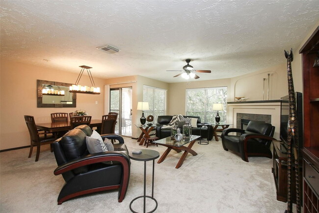 Building Photo - 8051 Bay Branch Dr