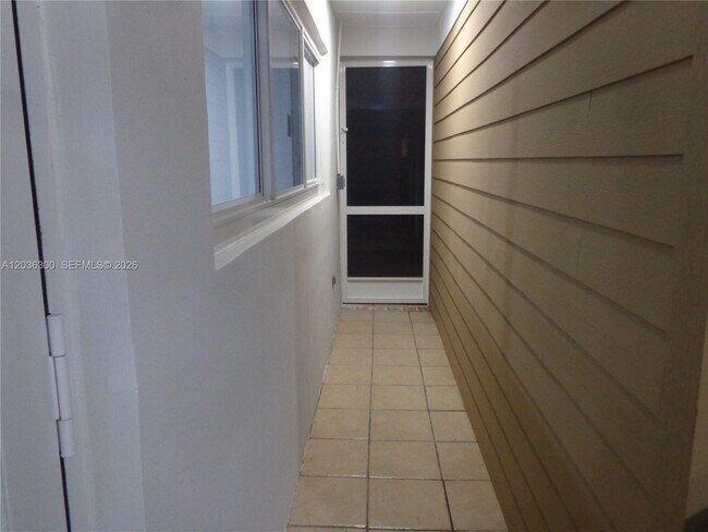 Building Photo - 1565 Thumb Point Dr
