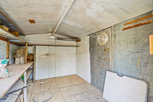 Building Photo - 513 Cardon St