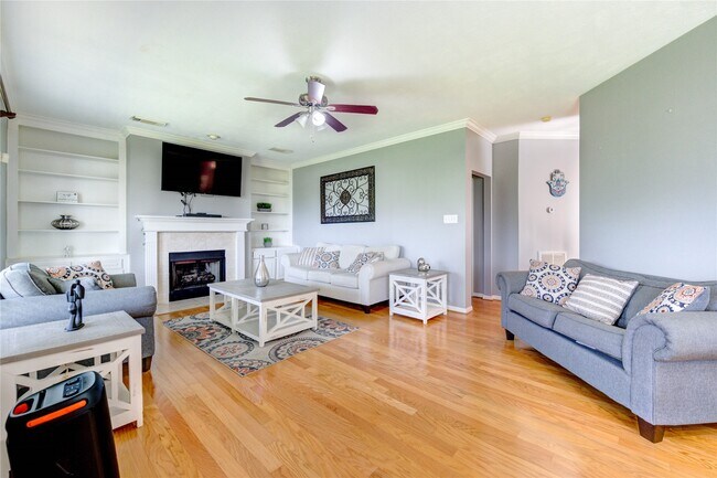 Building Photo - 1731 Maryvale Dr