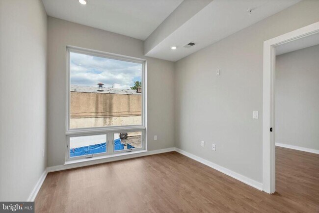 Building Photo - 308 W Chelten Ave