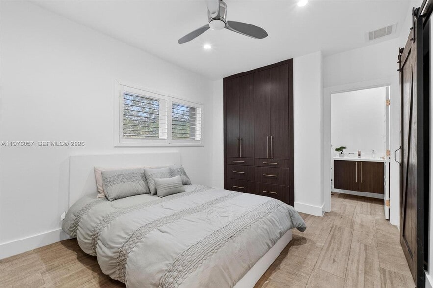 Building Photo - 3231 Salzedo St