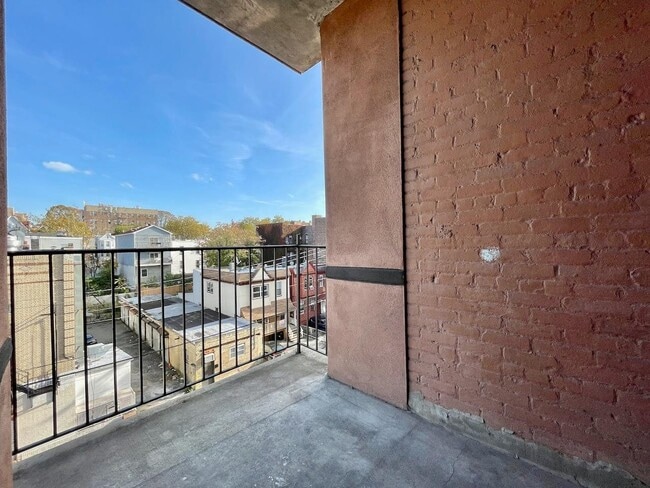 Building Photo - 43-49-49 Van Wagenen Ave