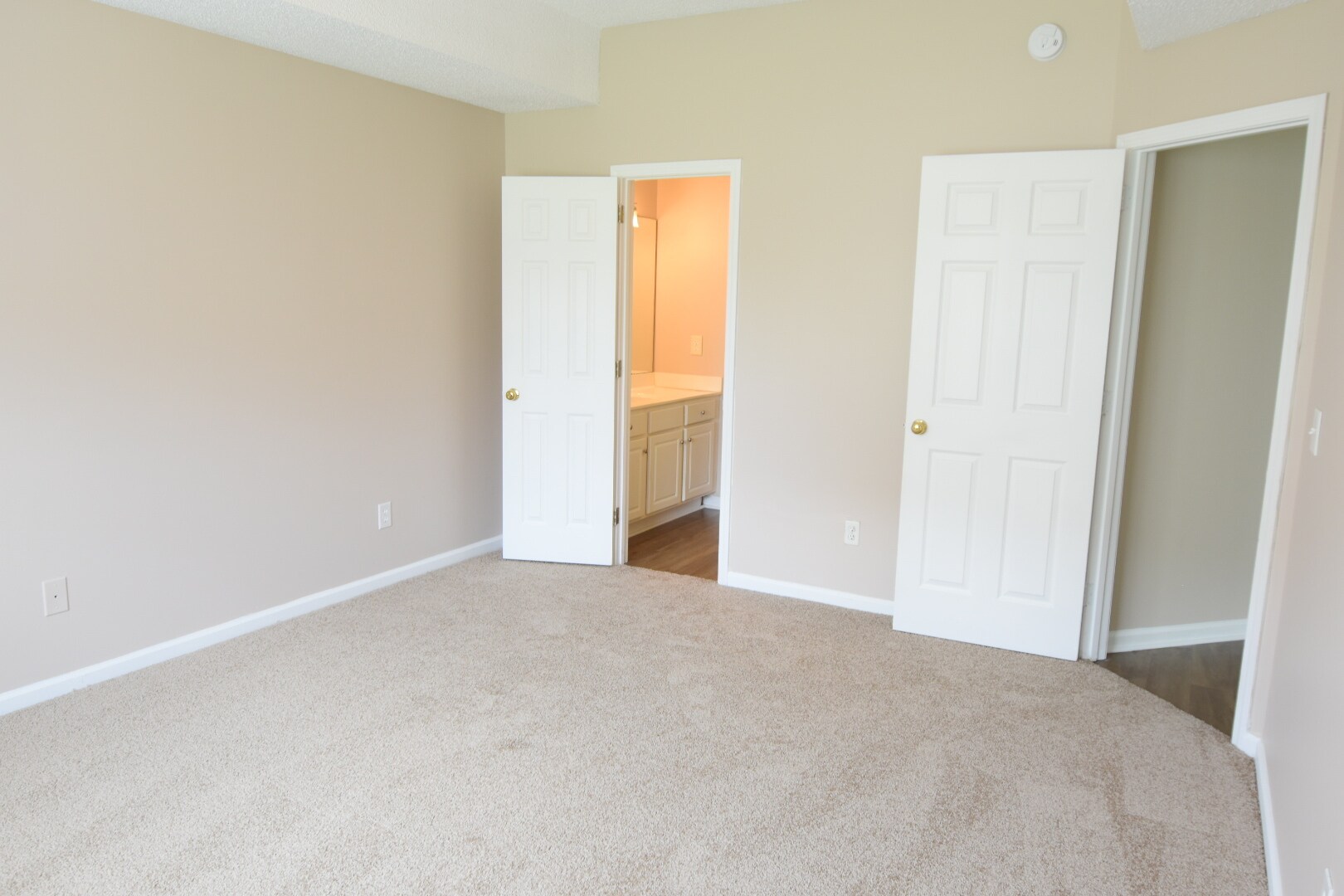 Building Photo - 4610 McClelland Dr