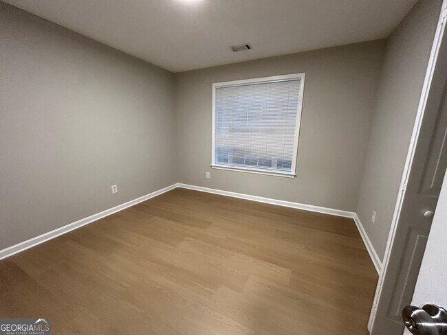 Building Photo - 2715 White Blossom Ln