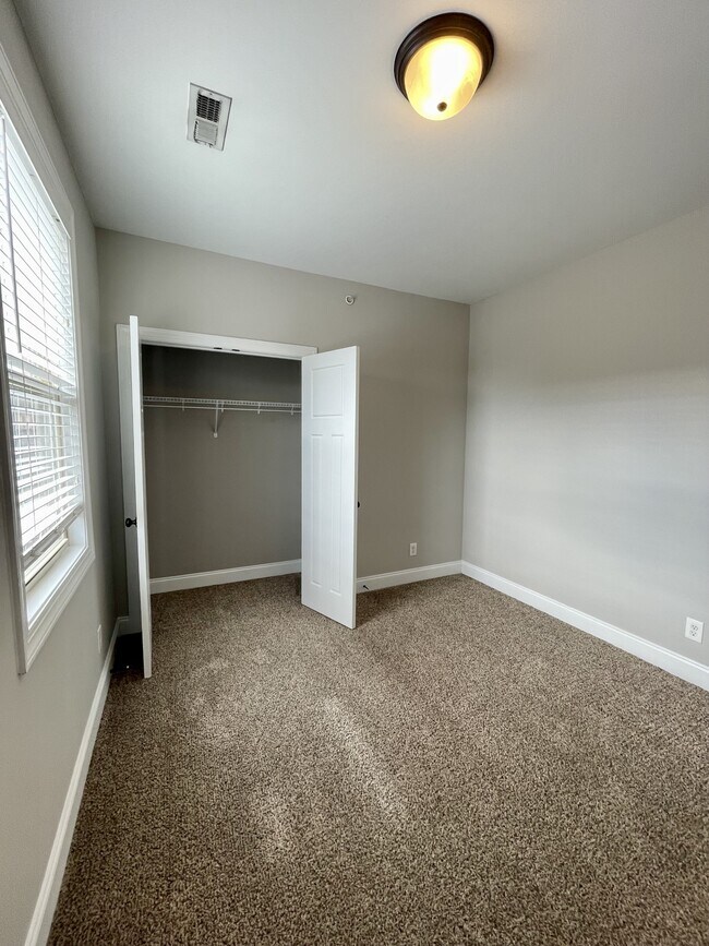 Building Photo - 100 Portico Street