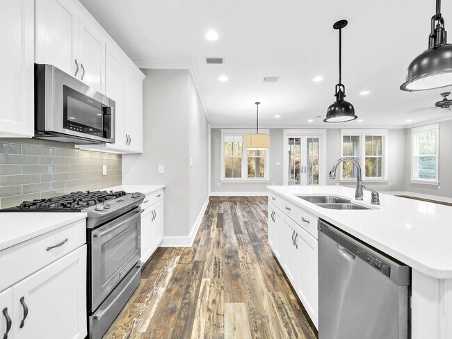 Building Photo - 741 Breakers Street