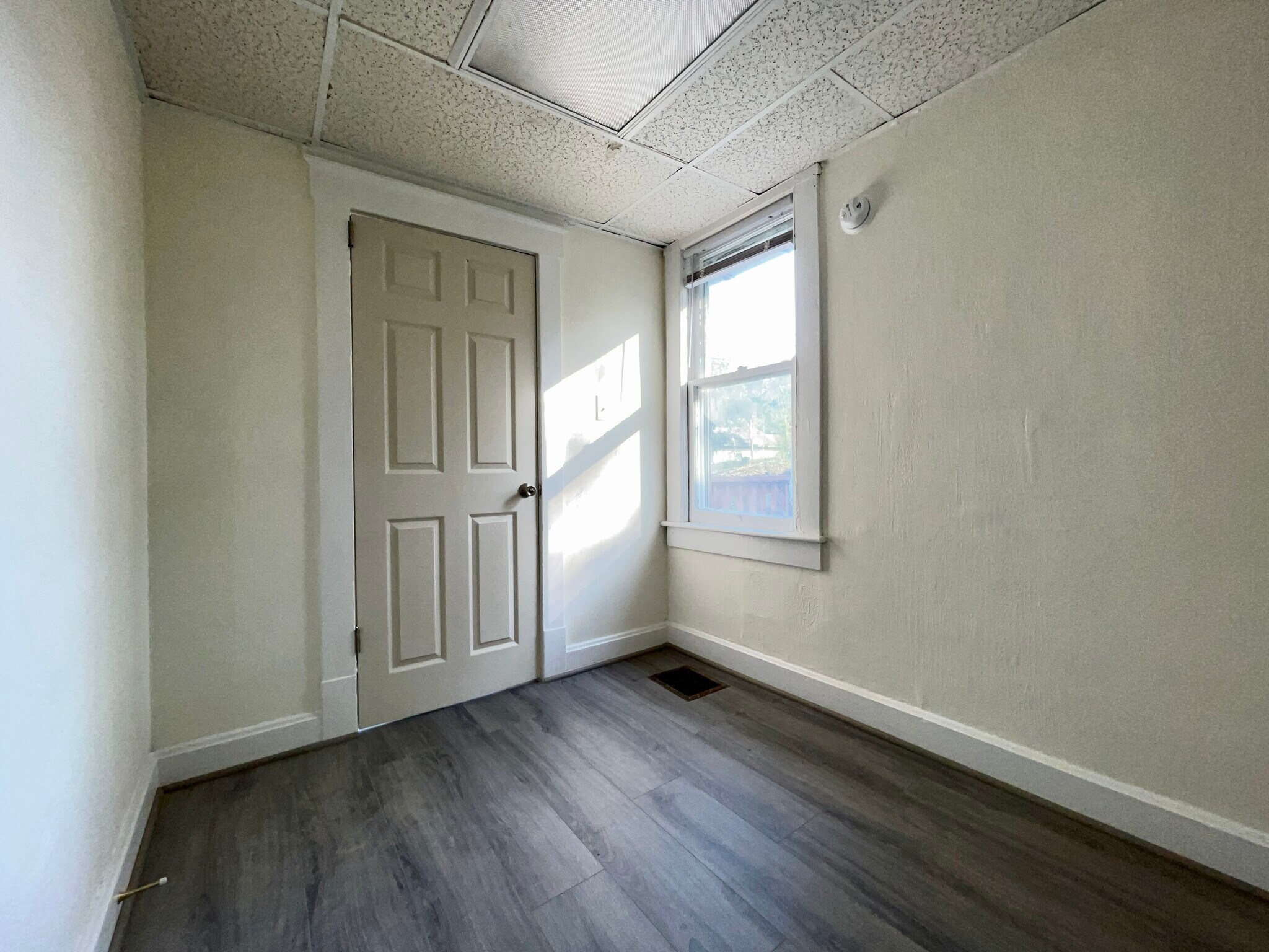 Building Photo - 108 Karns Ave