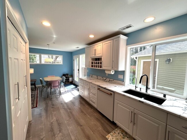 Building Photo - Updated 2 bedroom + loft, 2.5 bath DuPont Home