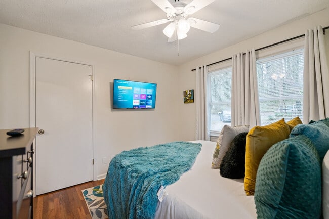 Building Photo - 306 Jason Ct