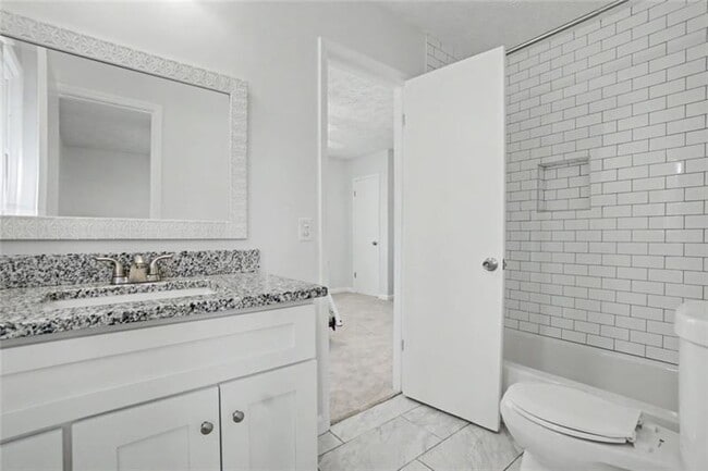 Building Photo - 2470 Trent Dr NE