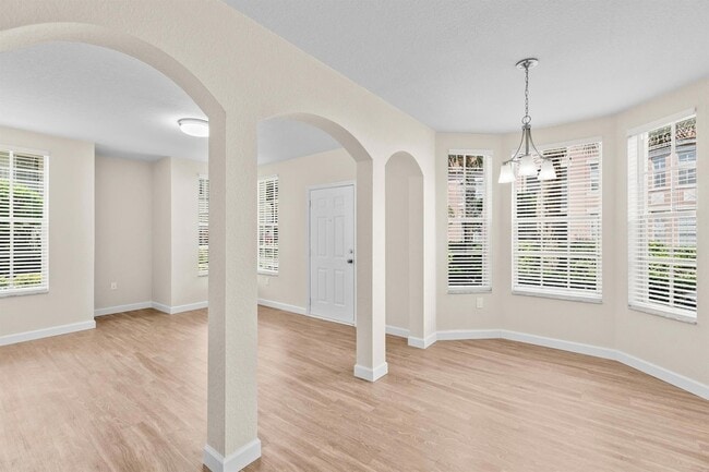 Building Photo - 1609 Belmont Pl