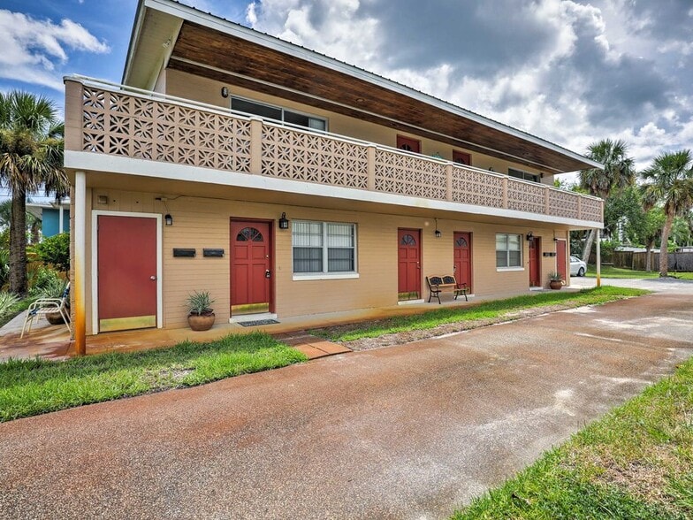 Front view - 506 University Blvd
