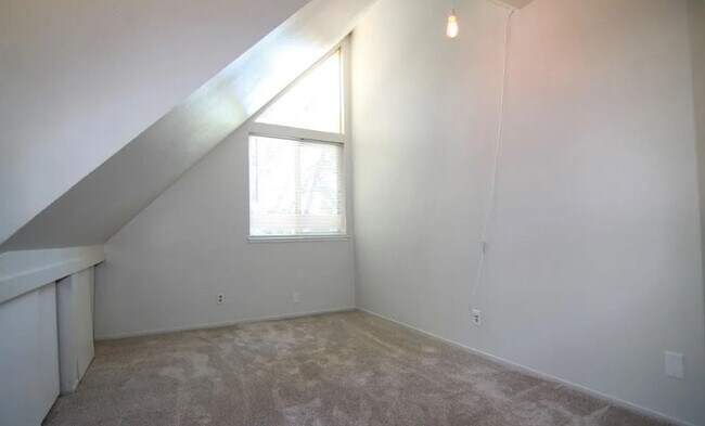 Building Photo - 14196 Decatur Dr