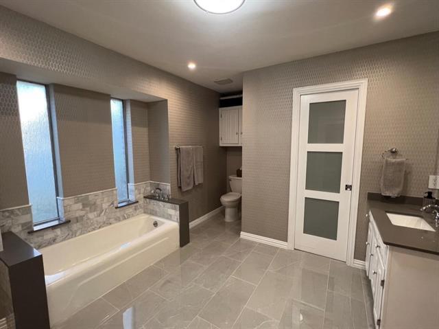 Building Photo - 4031 Flintridge Dr