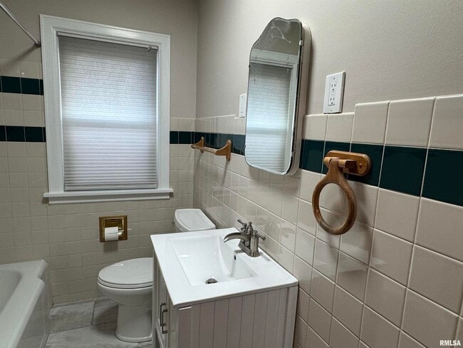 Building Photo - 1020 Brown St