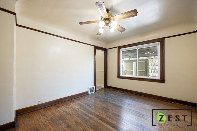 Building Photo - 12 Perrin St