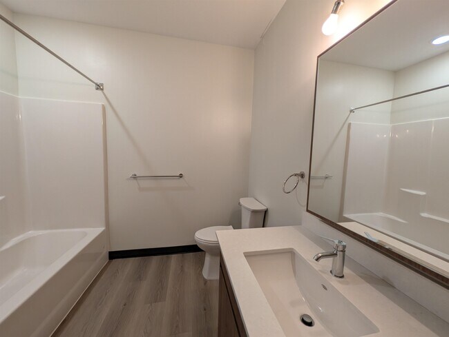 Building Photo - 55 N Main St