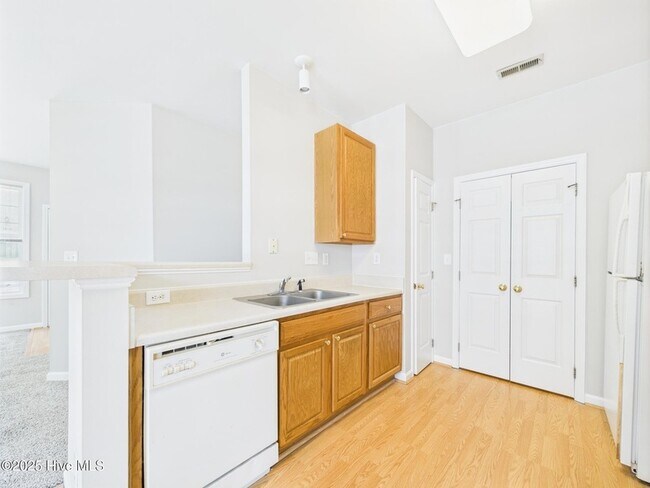 Building Photo - 2111 Kudrow Ln