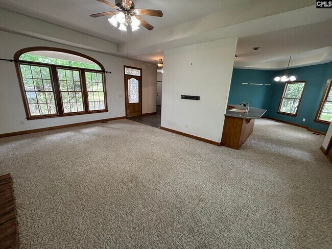 Building Photo - 527 Superior Cir