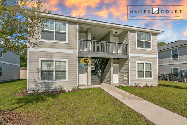 Building Photo - BEAUTIFUL 2/2 BOTTOM FLOOR UNIT!