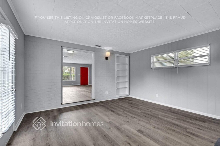 Building Photo - 7123 Hielo Dr