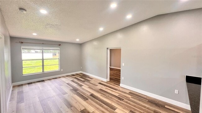 Building Photo - 1184 Calanda Ave