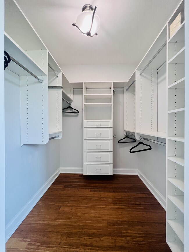 Building Photo - 130 Home St