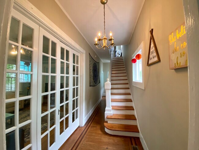 Building Photo - 79 Smith St