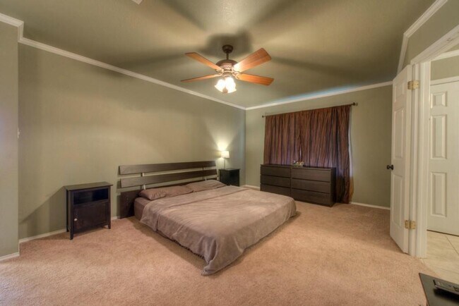 Building Photo - 14616 Montoro Dr