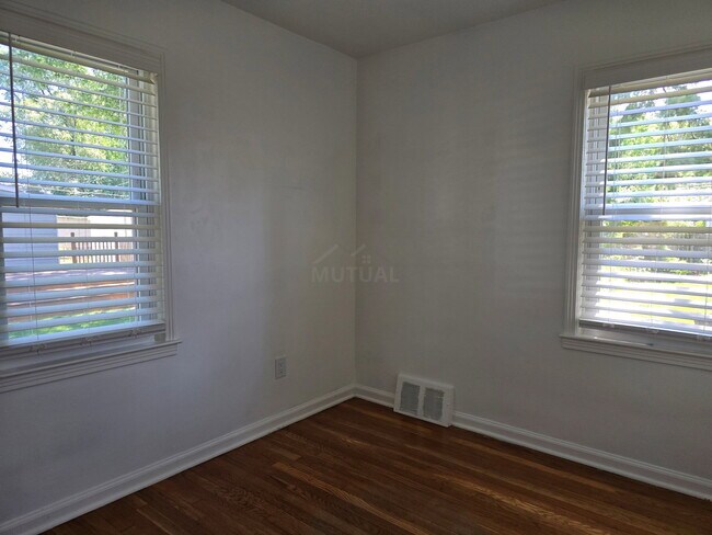 Building Photo - 534 Ardmore Dr