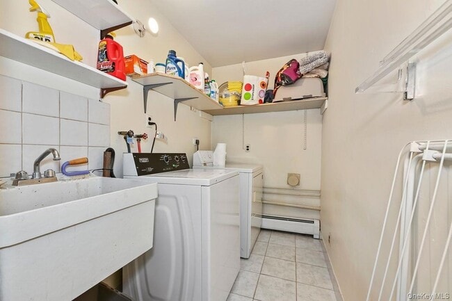 Building Photo - 568 Manville Rd