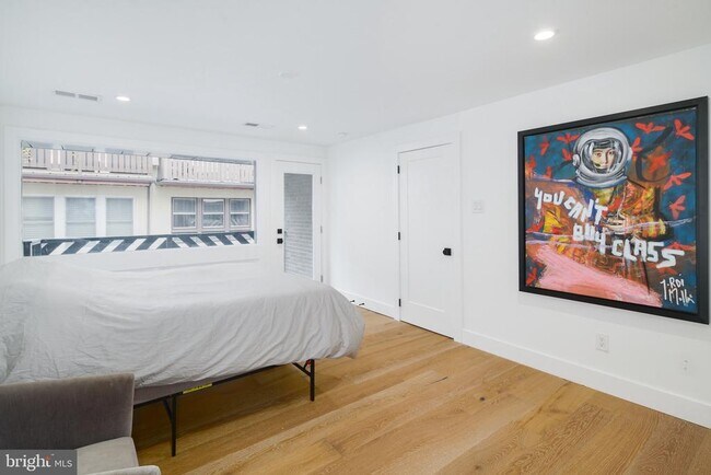 Building Photo - 1126 Lombard St